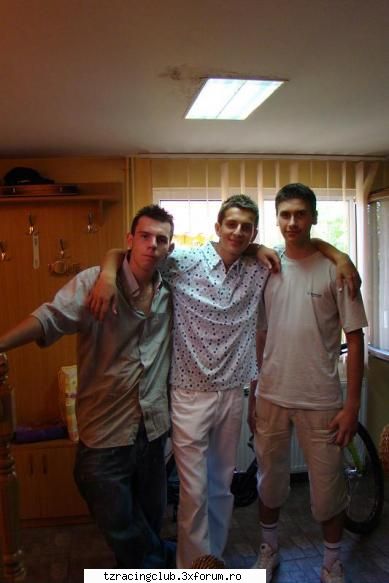 edy, denis, tofy sa ne prezentam si noi!...