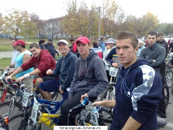 verde pentru biciclete! 652 de biciclisti am pedalat astazi prin oras pentru a incuraja mersul pe