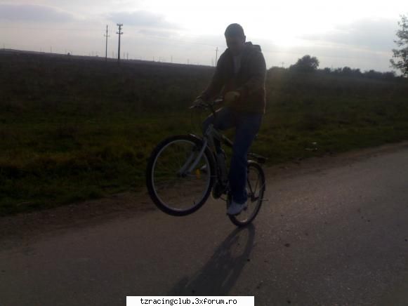 iar eu tofy ;) sa ne prezentam si noi!...